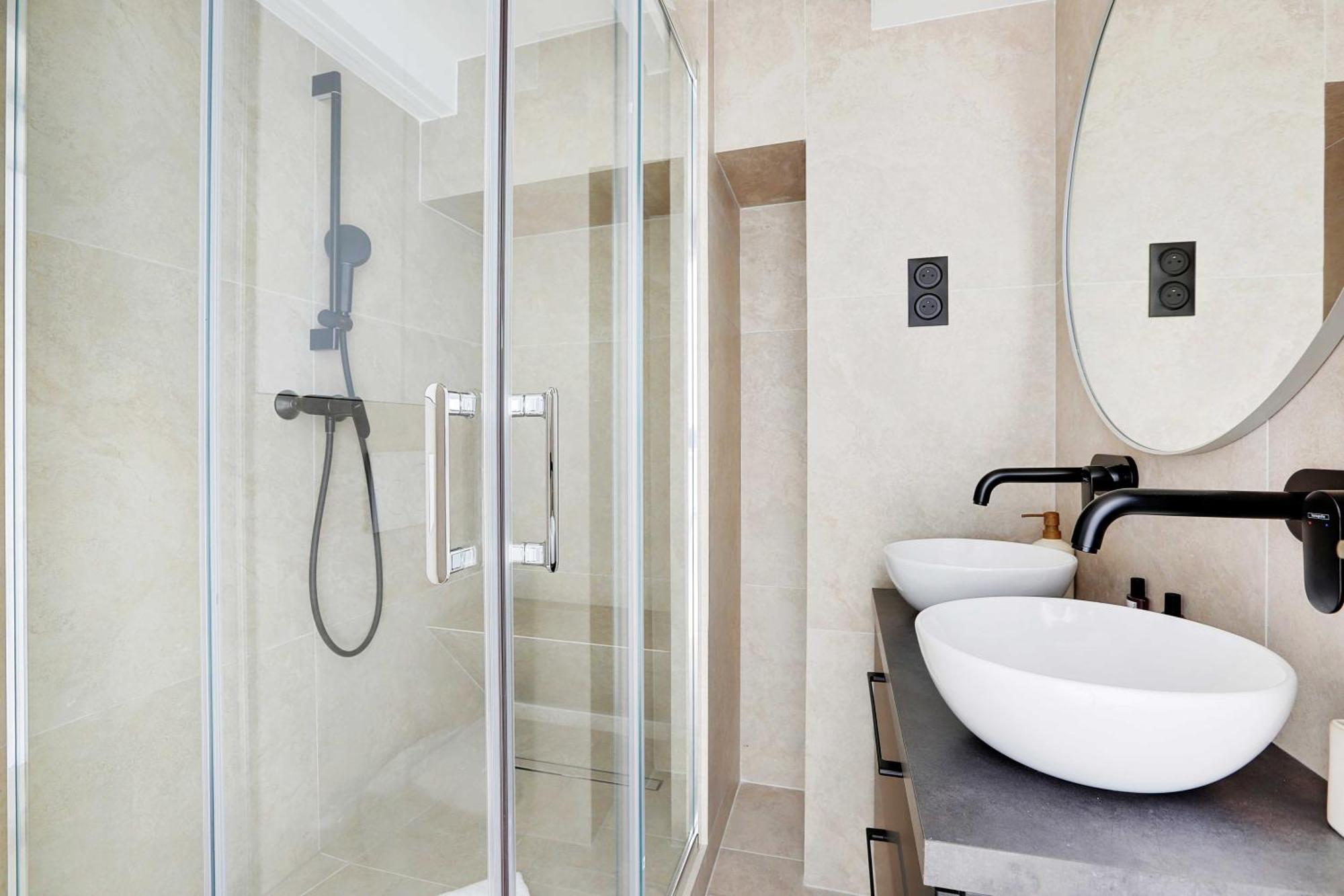 Cosy Ac Your Oasis Of Comfort Appartement Parijs
